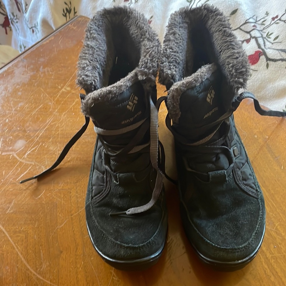 Columbia hiking/snow boot size 7